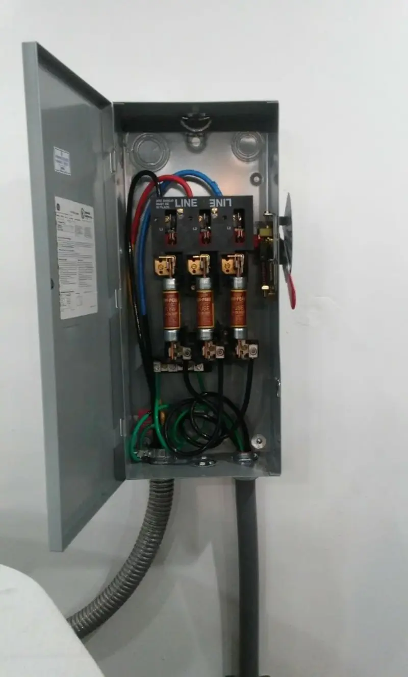 Three-phase disconnect switch installed for Smoke Detector Installation in Silver Springs Shores